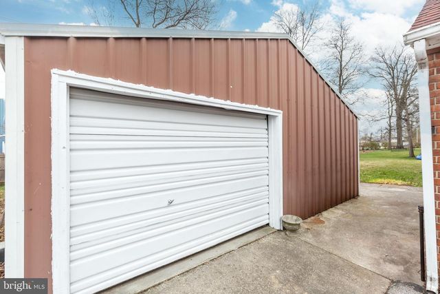 229 E HIGH ST, New Oxford, PA 17350