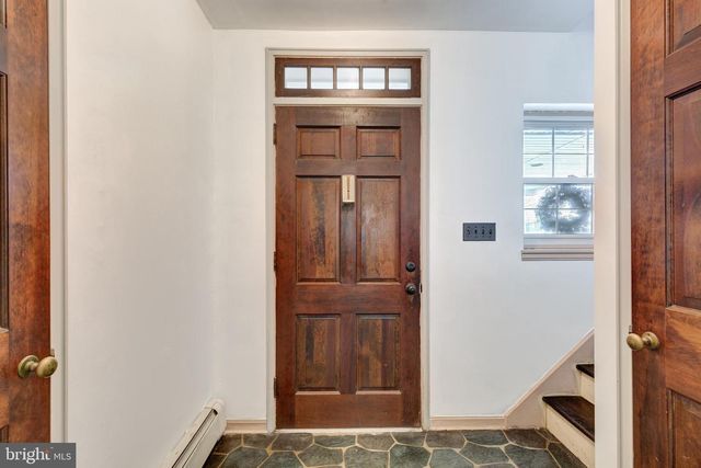 229 E HIGH ST, New Oxford, PA 17350