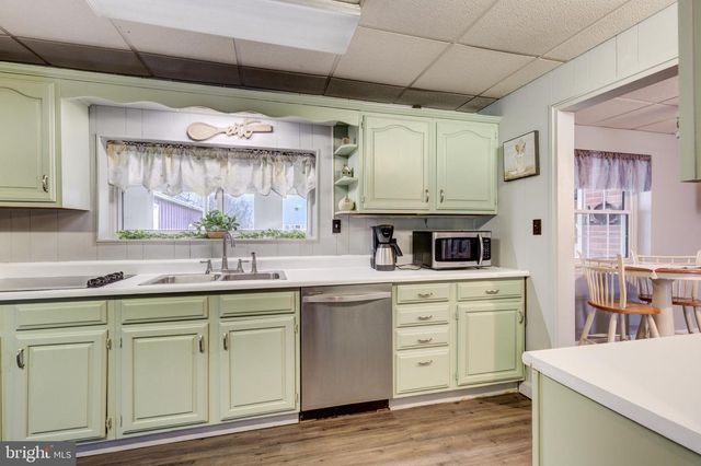 229 E HIGH ST, New Oxford, PA 17350