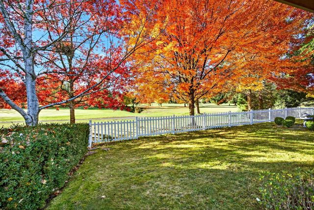 197 Whispering Drive, Grants Pass, OR 97527