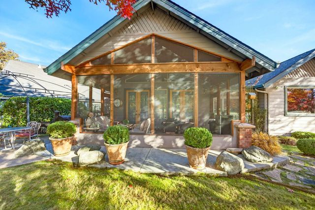 197 Whispering Drive, Grants Pass, OR 97527