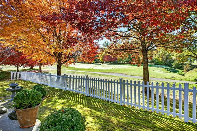 197 Whispering Drive, Grants Pass, OR 97527