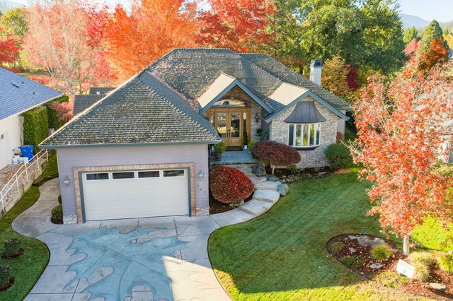 197 Whispering Drive, Grants Pass, OR 97527