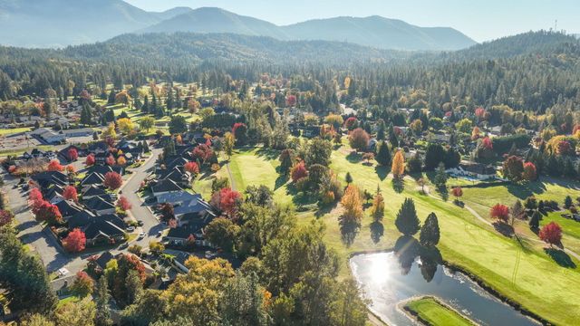 197 Whispering Drive, Grants Pass, OR 97527