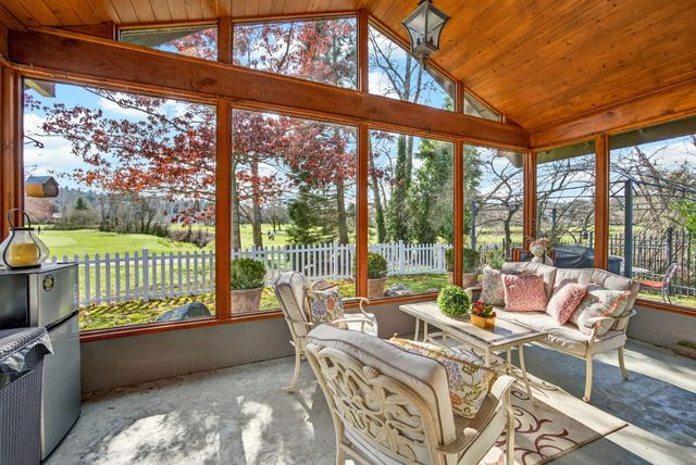 197 Whispering Drive, Grants Pass, OR 97527