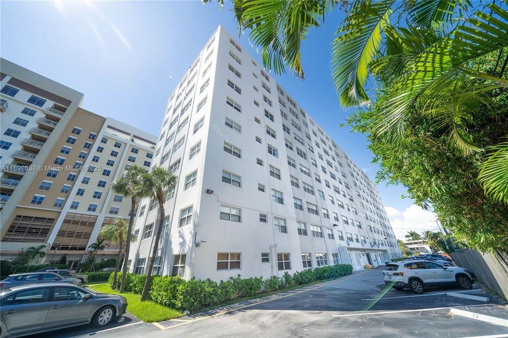 2555 NE 11th St 310, Fort Lauderdale, FL 33304