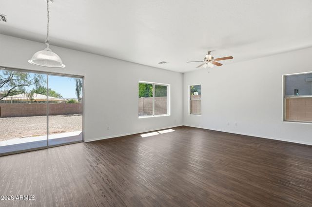 17223 W COUNTRY GABLES Drive, Surprise, AZ 85388