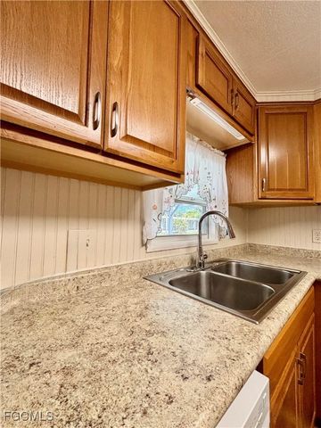 511 Pine Tree CT, North Fort Myers, FL 33917