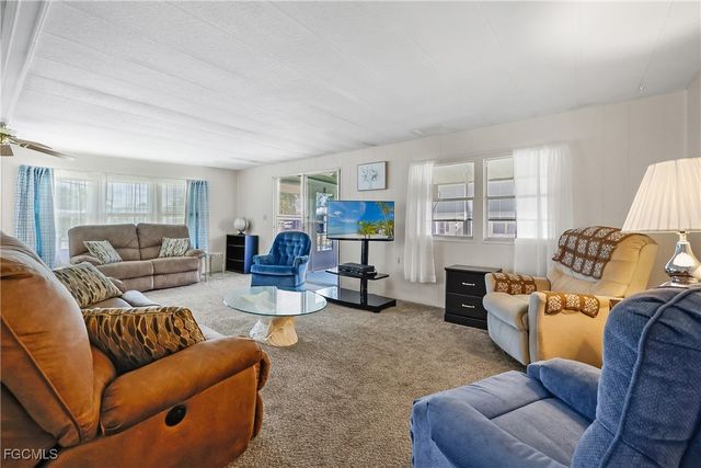 511 Pine Tree CT, North Fort Myers, FL 33917