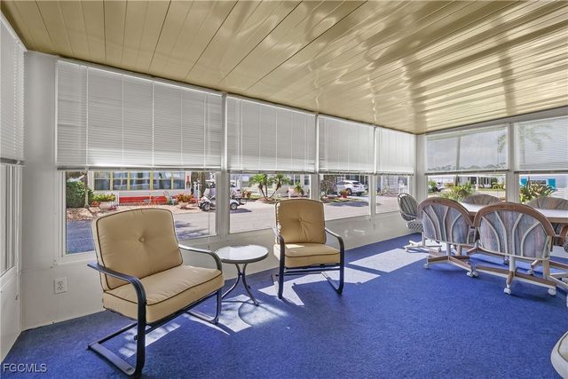 511 Pine Tree CT, North Fort Myers, FL 33917