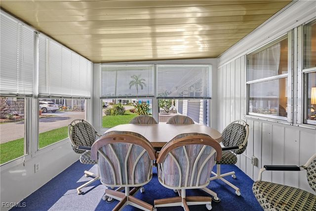 511 Pine Tree CT, North Fort Myers, FL 33917