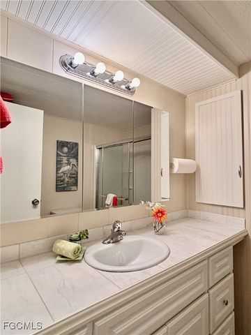 511 Pine Tree CT, North Fort Myers, FL 33917