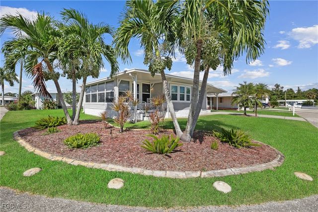 511 Pine Tree CT, North Fort Myers, FL 33917