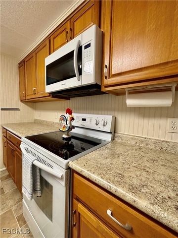 511 Pine Tree CT, North Fort Myers, FL 33917