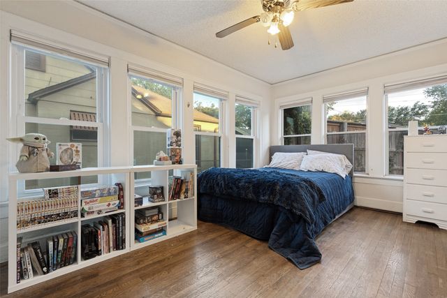2732 Ivandell Avenue, Dallas, TX 75211