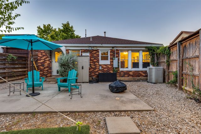2732 Ivandell Avenue, Dallas, TX 75211