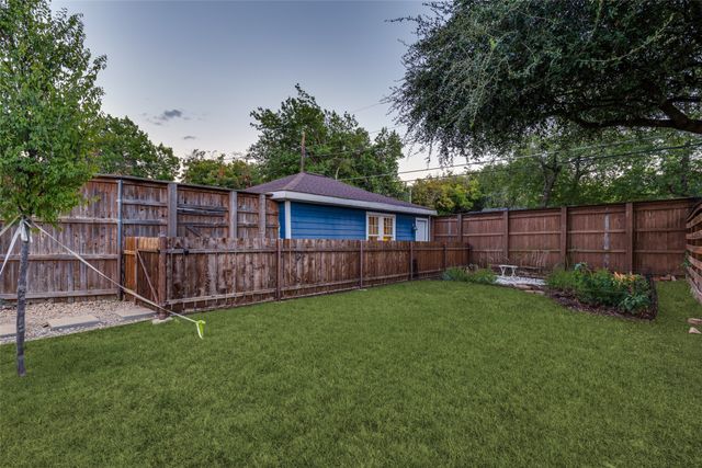 2732 Ivandell Avenue, Dallas, TX 75211