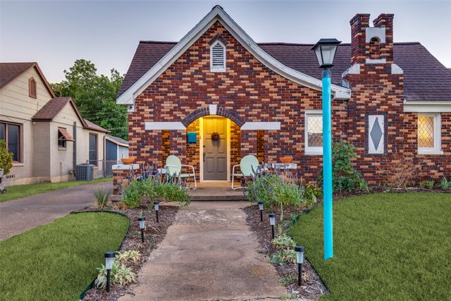 2732 Ivandell Avenue, Dallas, TX 75211