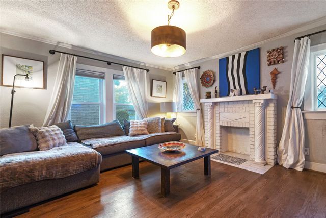 2732 Ivandell Avenue, Dallas, TX 75211