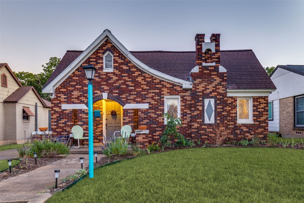 2732 Ivandell Avenue, Dallas, TX 75211 — photo 2