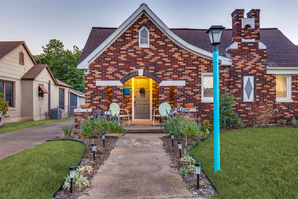 2732 Ivandell Avenue, Dallas, TX 75211 — photo 3
