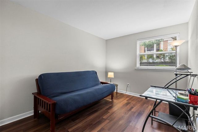 1926 Hunting Lake Court 104, St Louis, MO 63122