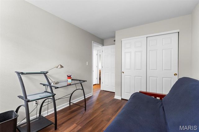1926 Hunting Lake Court 104, St Louis, MO 63122