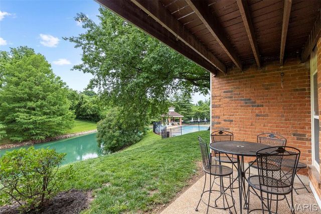 1926 Hunting Lake Court 104, St Louis, MO 63122