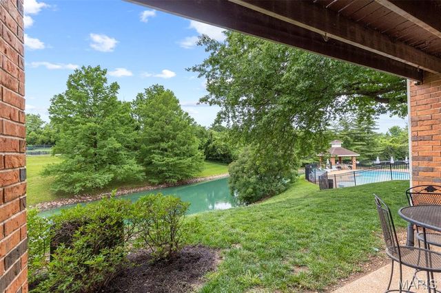 1926 Hunting Lake Court 104, St Louis, MO 63122