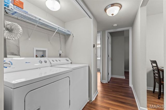 1926 Hunting Lake Court 104, St Louis, MO 63122