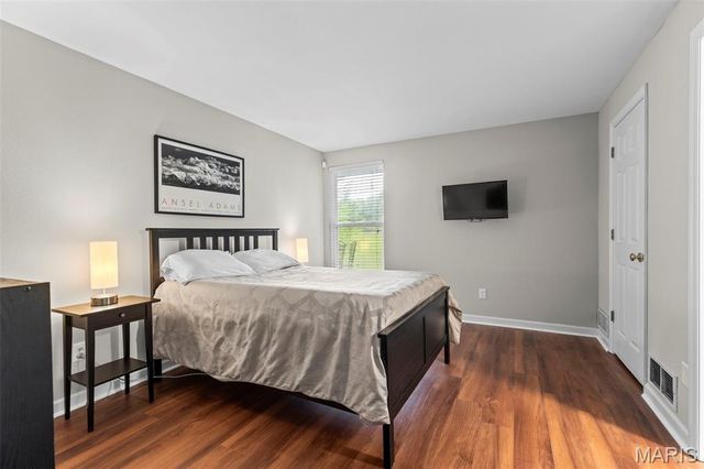 1926 Hunting Lake Court 104, St Louis, MO 63122
