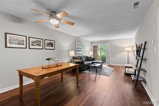 1926 Hunting Lake Court 104, St Louis, MO 63122