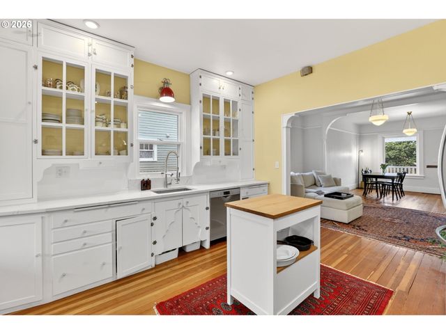 308 W 35TH St, Vancouver, WA 98660