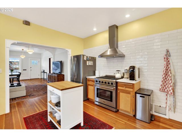 308 W 35TH St, Vancouver, WA 98660