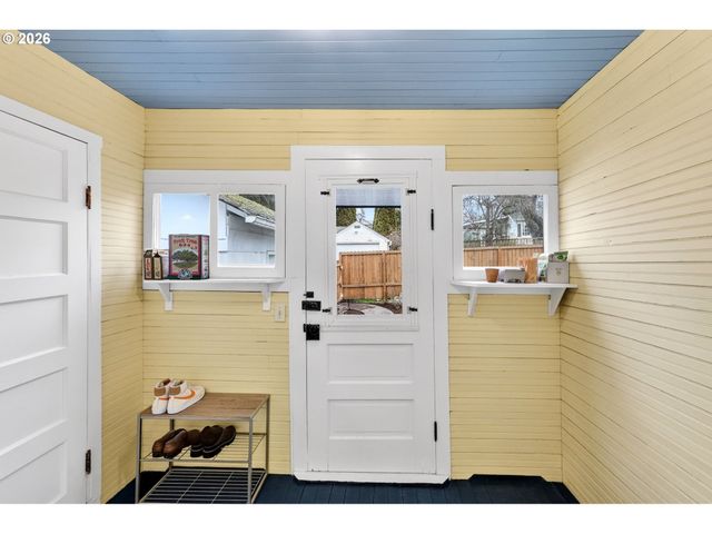 308 W 35TH St, Vancouver, WA 98660