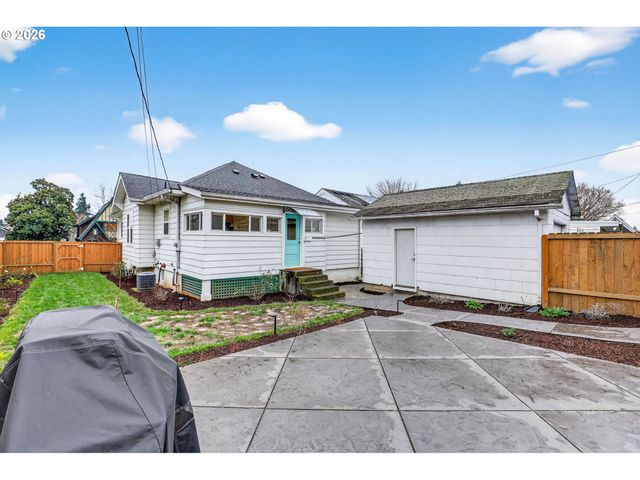 308 W 35TH St, Vancouver, WA 98660