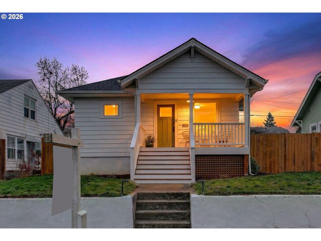 308 W 35TH St, Vancouver, WA 98660