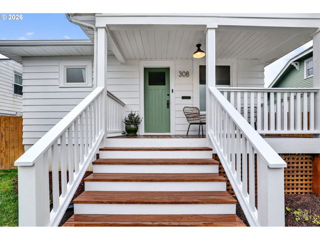 308 W 35TH St, Vancouver, WA 98660