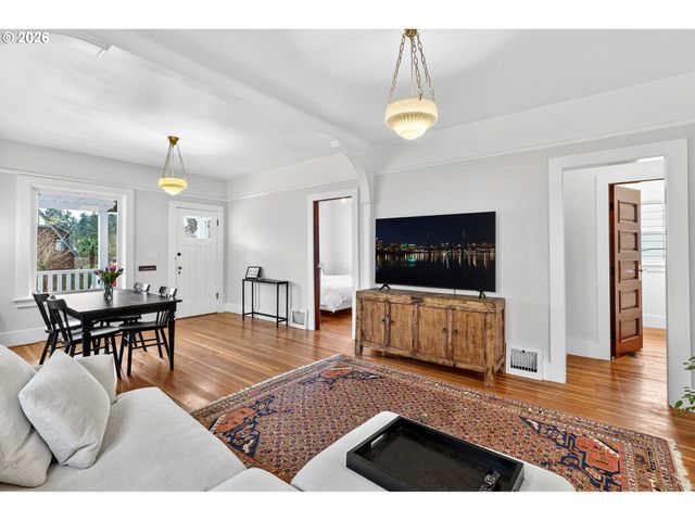 308 W 35TH St, Vancouver, WA 98660