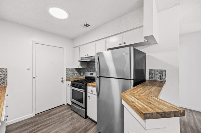 11301 Oakwood DR, Austin, TX 78753