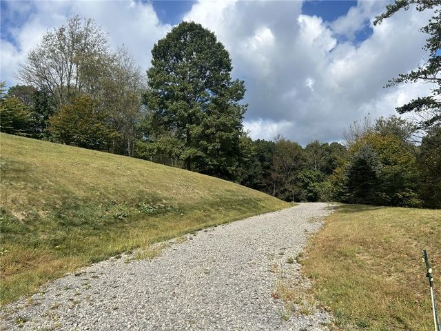 224 Morrow Rd, Chippewa Twp, PA 15010