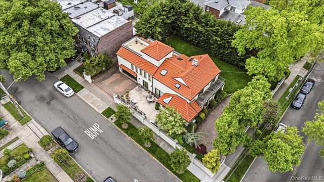 15470 Powells Cove Boulevard, Beechhurst, NY 11357