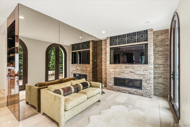 15470 Powells Cove Boulevard, Beechhurst, NY 11357