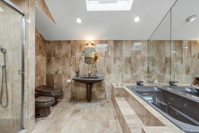 15470 Powells Cove Boulevard, Beechhurst, NY 11357