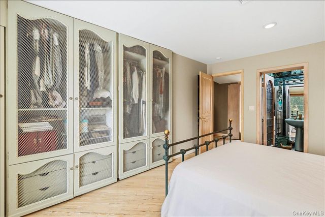 15470 Powells Cove Boulevard, Beechhurst, NY 11357
