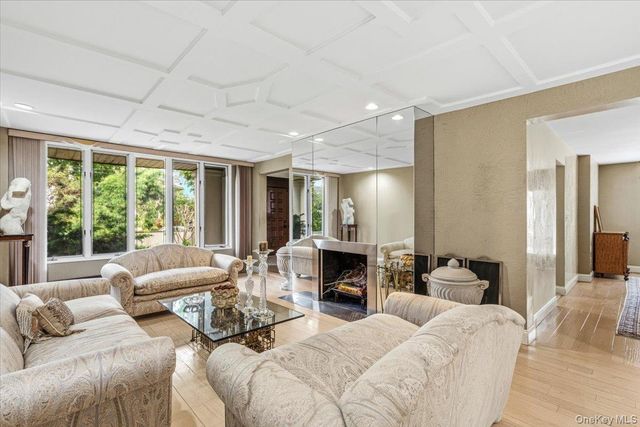 15470 Powells Cove Boulevard, Beechhurst, NY 11357