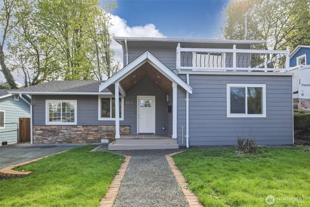 9812 59th Avenue S, Seattle, WA 98118