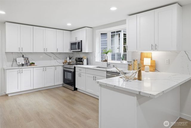 9812 59th Avenue S, Seattle, WA 98118