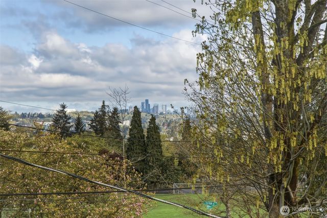 9812 59th Avenue S, Seattle, WA 98118
