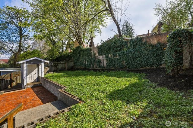 9812 59th Avenue S, Seattle, WA 98118